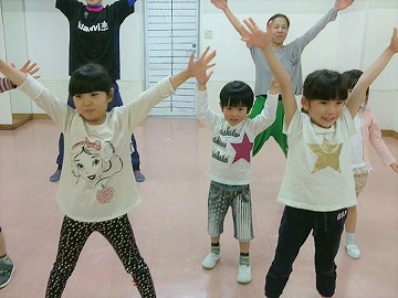 s-kidsmusicaldance.jpg